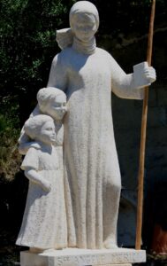 sculpteur dans le Gard statue, pierre statue