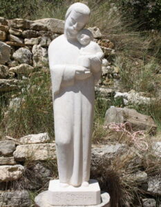 statue saint joseph pierre sculptee sculpture naturelle