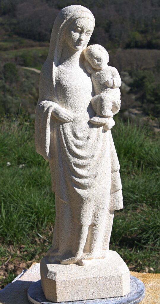 statue vierge pierre sculptee naturelle sculpteur tailleur de pierre décoration