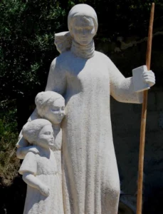 statue sculpture pierre naturelle sculpteur taille decoratif Uzès