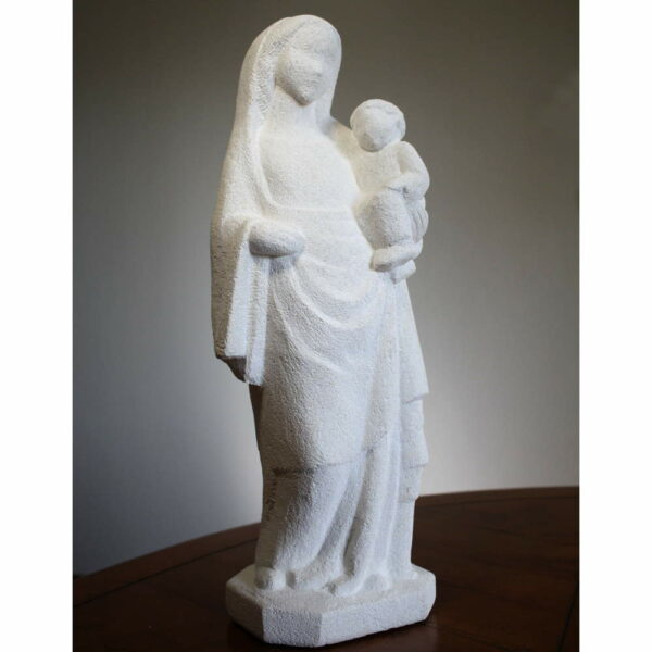 statue de vierge à l'enfant en pierre style france occidental gothique