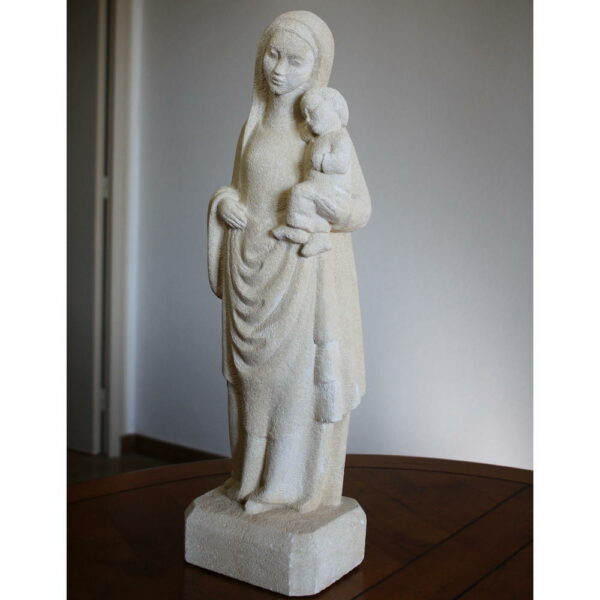 statue vierge à l'enfant en pierre naturelle sculptée