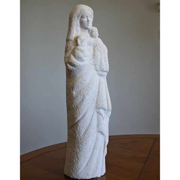 statue sculpture Vierge à l’enfant sculptée avec drapé en pierre