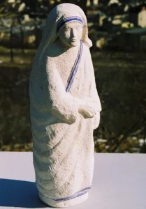 statue saint pierre sculptee sculpture naturelle
