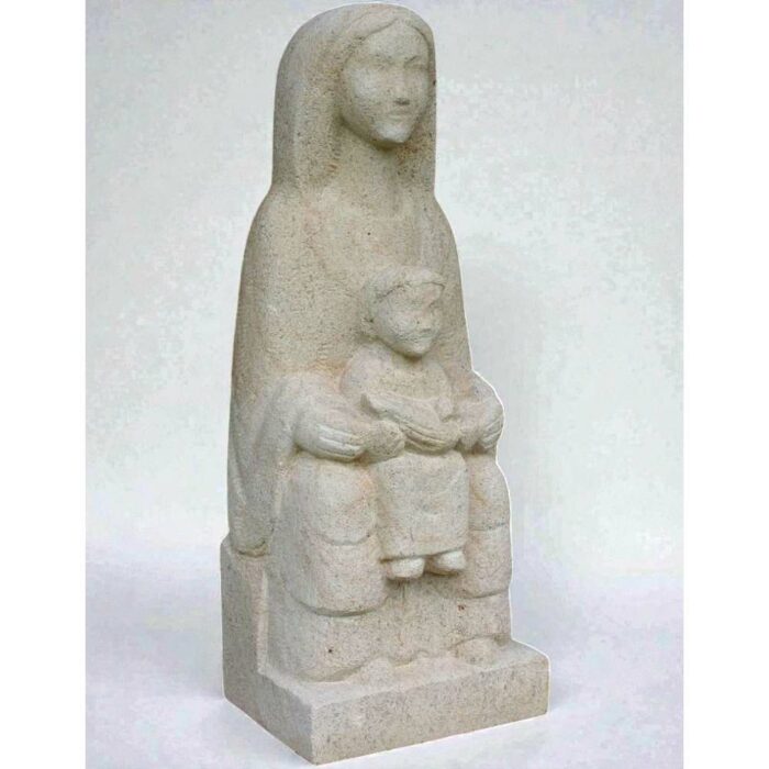 statue de vierge à l'enfant romane assise en pierre fine