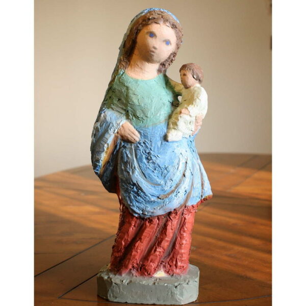 Notre Dame Vierge à l’enfant couleur bleue et rouge statue sculpture
