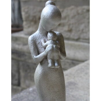 Statue de Mère et enfant de lignes modernes version argentée