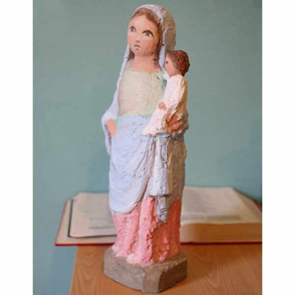 sculpture statue de vierge en résine sculptee