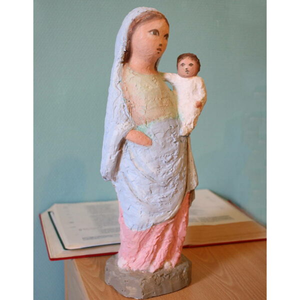 sculpture statue de vierge en résine sculptee