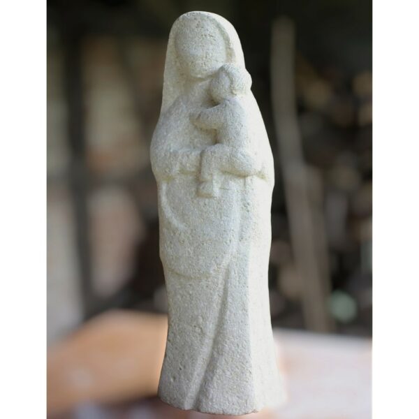 vierge marie statue en pierre sculptee martin damay