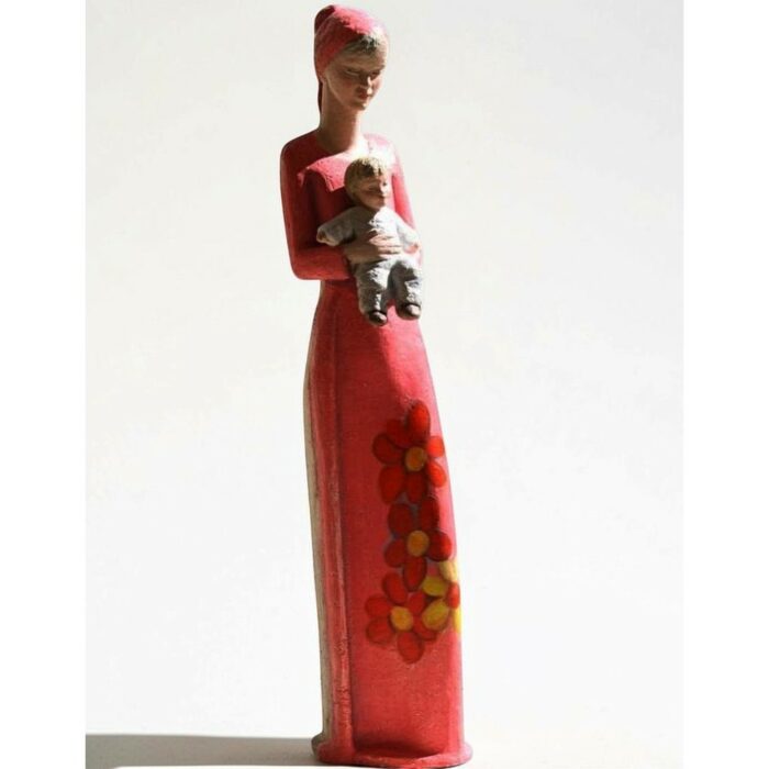 grande statue de vierge à l'enfant martin damay à la robe rouge