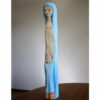 statue de la vierge marie en sculpture en bois peint avec l'enfant colorée