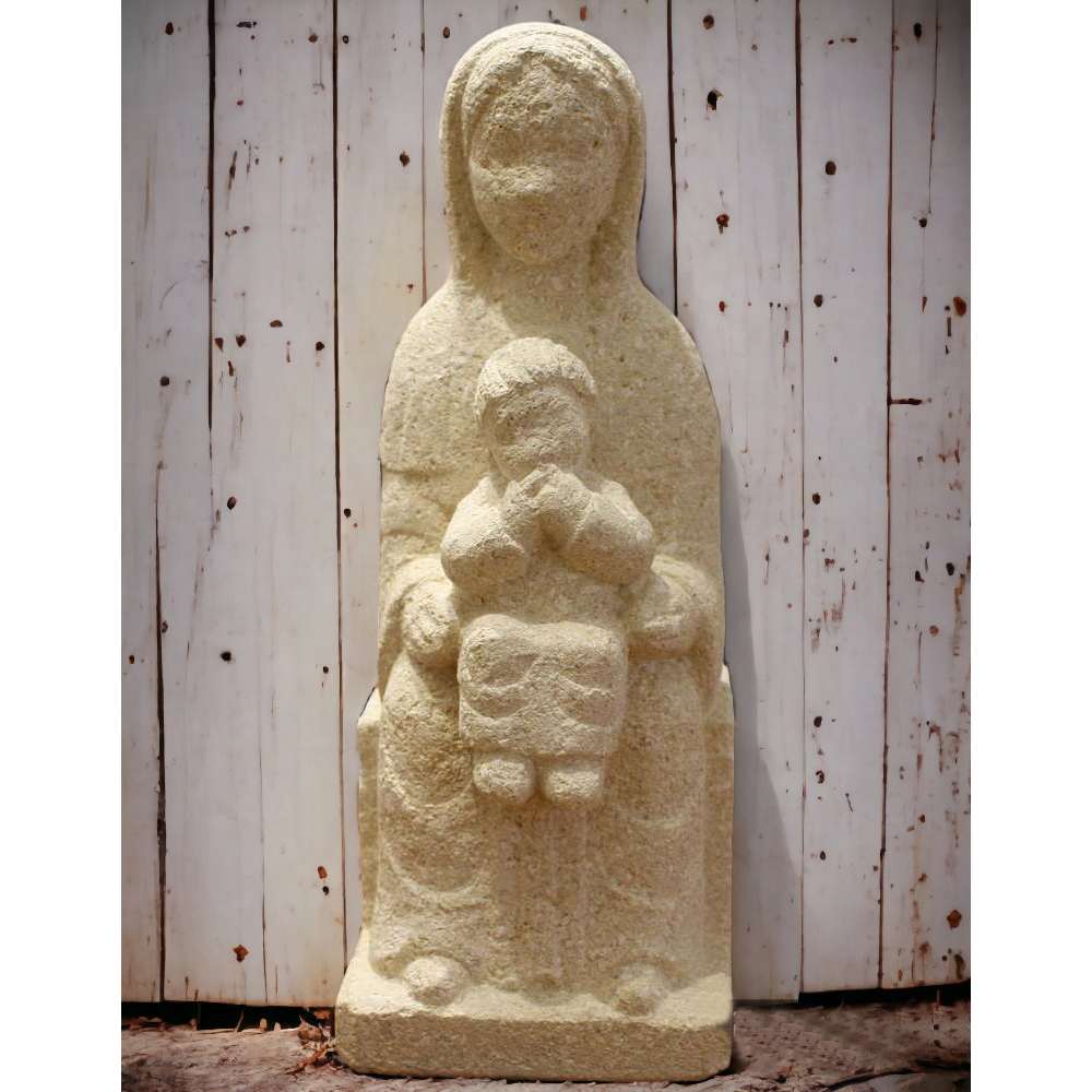 statue de vierge en pierre assise sculptee naturelle