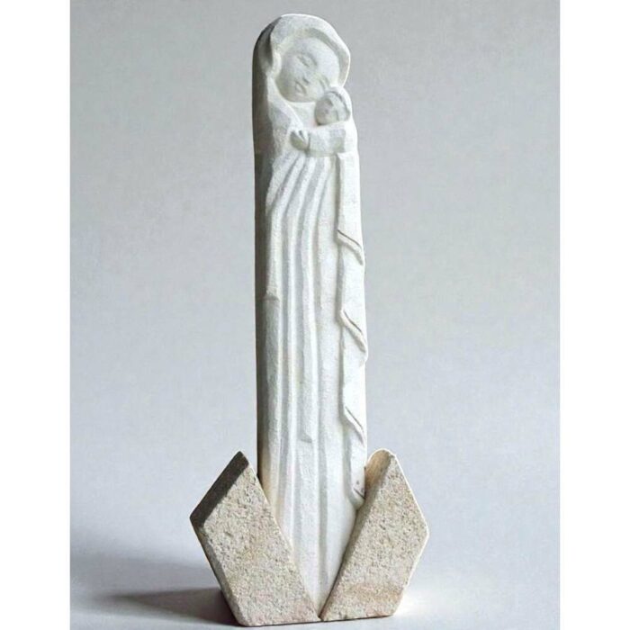 statue de vierge en pierre sculpture de style art-deco