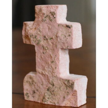 Petite croix en pierre à poser Stable avec embase