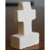 croix en pierre blanche embase naturelle veritable sculptée taillée
