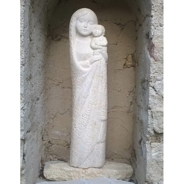 petite statue de marie en pierre sculptee naturelle avec l'enfant