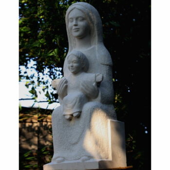 Statue de Vierge à l’enfant façon romane assise (3)