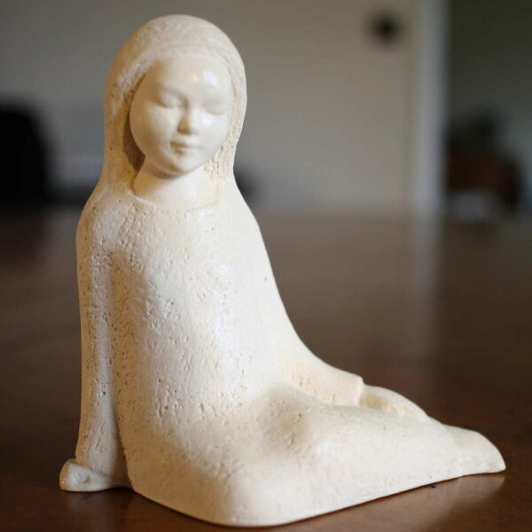 vierge marie assise statuette religieuse martin damay bethleem monastique