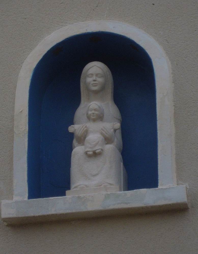 statue en pierre naturelle vierge à l'enfant