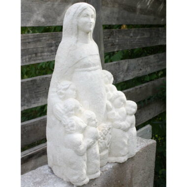 Statue de Vierge aux enfants en pierre ou Vierge au manteau