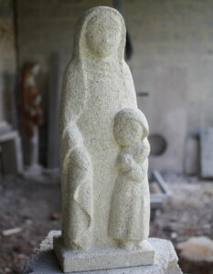 statue saint religieux en pierre naturelle sculpee