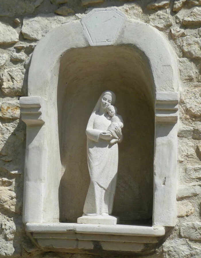 statue pierre image photo stone vierge niche exterieur sculpture