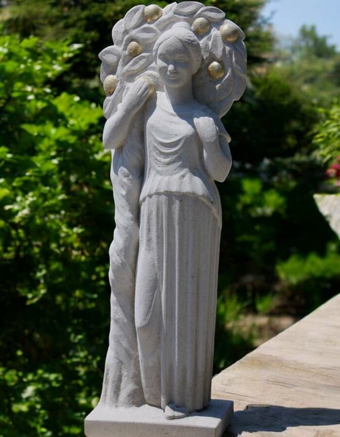 statue d'hesperides en pierre jardin exterieur martin damay 2017