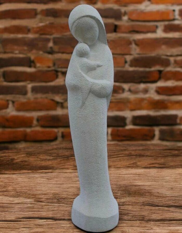 sculpture en pierre vierge à l'enfant