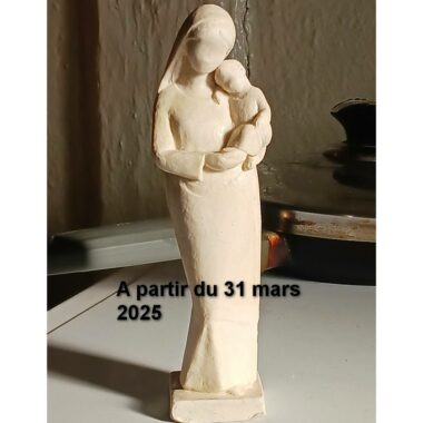 Statuette de Vierge ou Maternité de tendresse 18,5cm