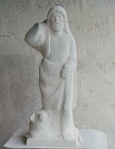 Sculpture de saint Jean-Baptiste en pierre