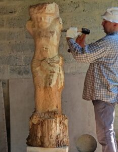 sculpture bois accacia christ
