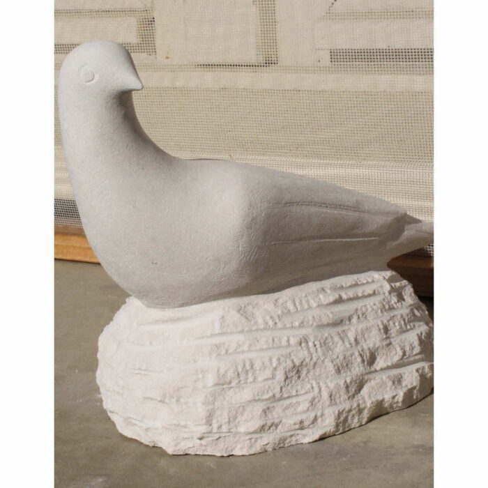 sculpture colombe en pierre piece unique exterieur