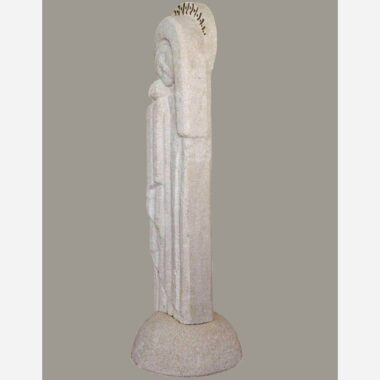 Statue de Vierge de tendresse nimbée et en pierre -2