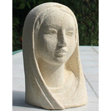 Tête de Vierge Marie en pierre