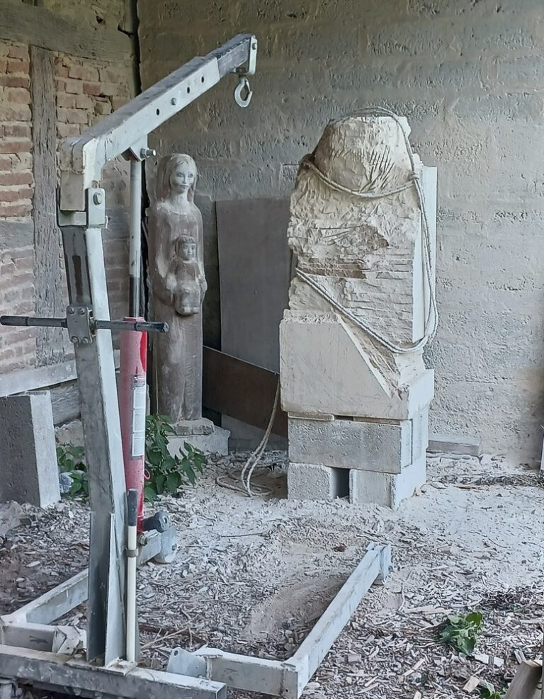 atelier pierre sculpture en cours statue