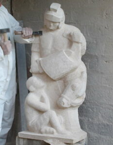 sculpteur pierre statues exterieur image bourgogne saone et loire