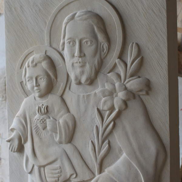 Lire la suite à propos de l’article La création d&rsquo;un bas-relief sur mesure en pierre fine