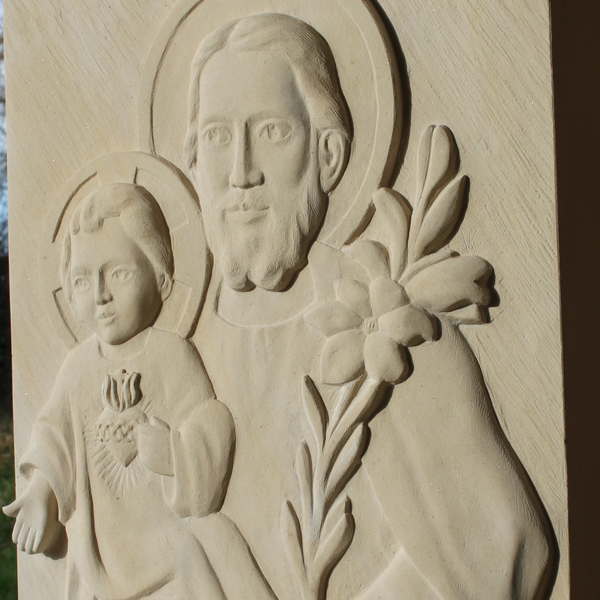 Lire la suite à propos de l’article La création d&rsquo;un bas-relief sur mesure en pierre fine