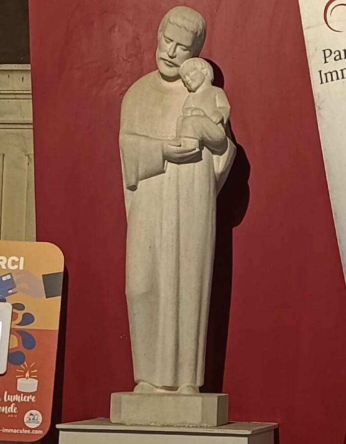 statue de st joseph en pierre eglise saint pothin à lyon
