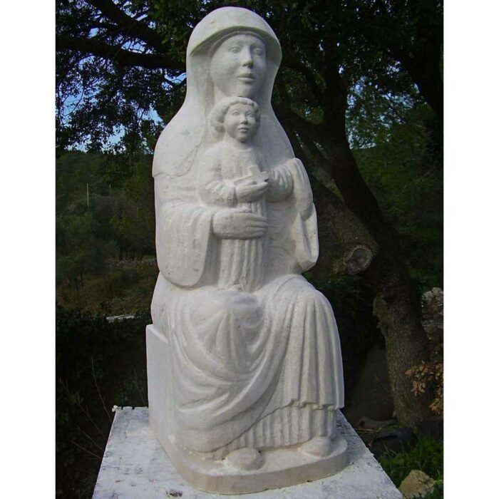 Vierge à l'enfant en pierre naturelle assise