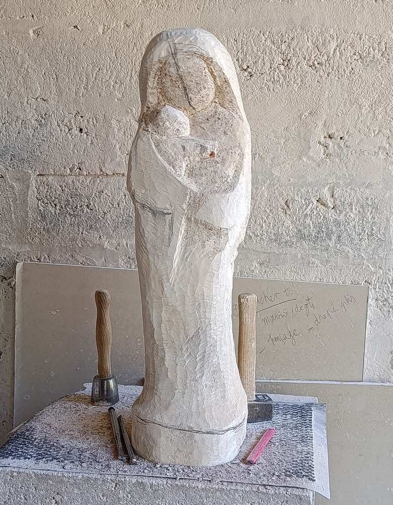 sculpture en pierre en cours