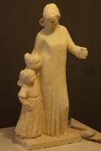 la maquette de la sainte angele merici statue uzès pierre sculpture martin damay