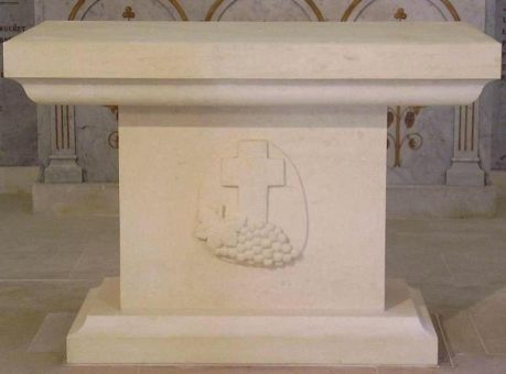 autel pierre naturelle sculpte eglise chapelle