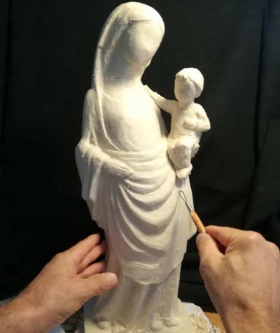 drapé vierge statue sculpture vierge à l'enfant en pierre