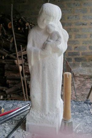 fabrication statue pierre sculpture naturelle
