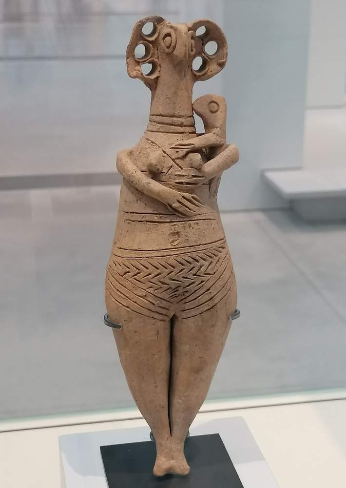 histoire vierge sculpture statue mere et enfant