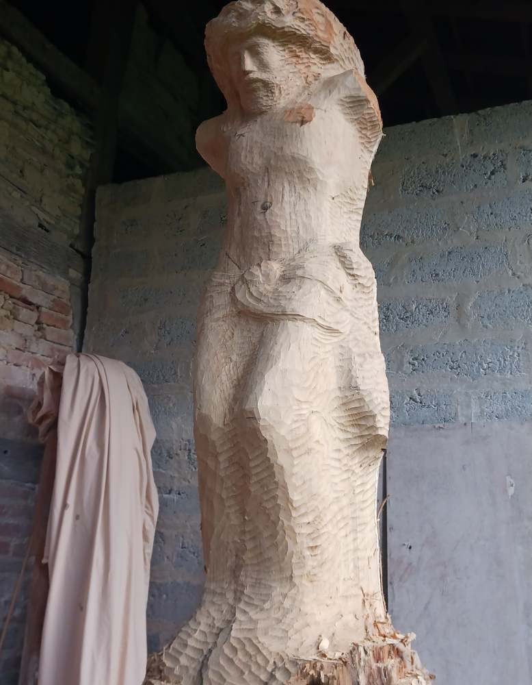 corps du christ en bois d'acacia sculpté