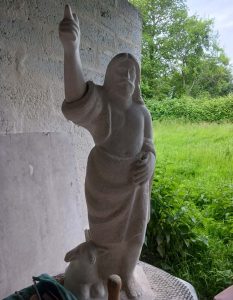 statue saint jean baptiste pierre exterieur