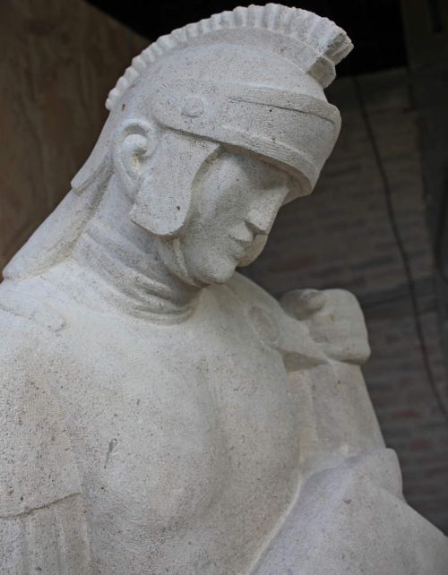 visage en sculpture statue pierre